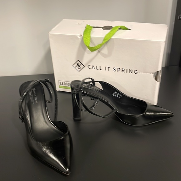 CALL IT SPRING Like new heels - Picture 5 of 11